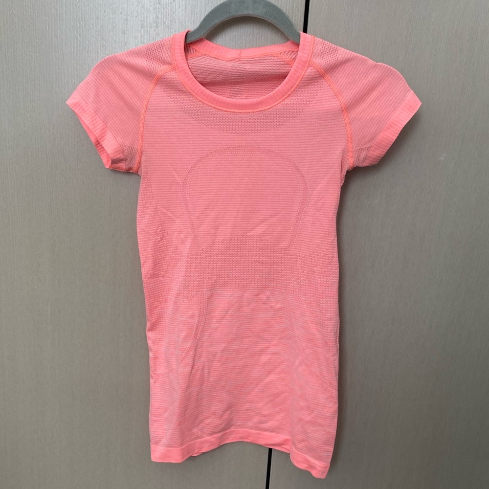 Lululemon Swiftly fitted T-shirt